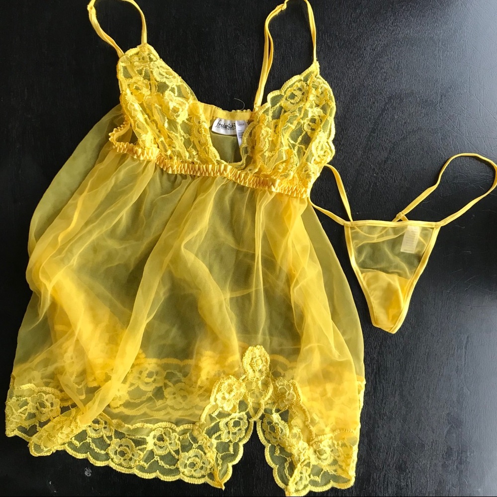 SOLD! Frederick’s of Hollywood Babydoll/Panty Set
